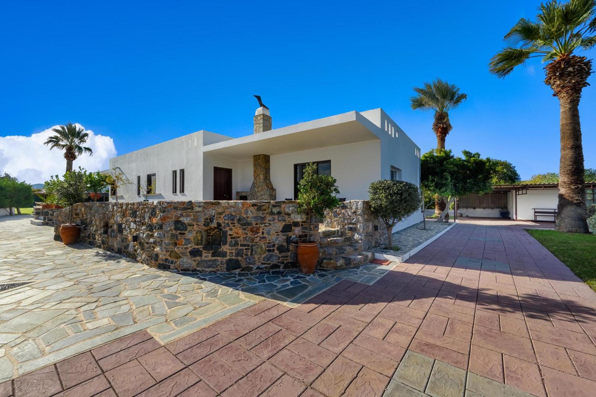 Villa Palmeras Soroni Exterior photo